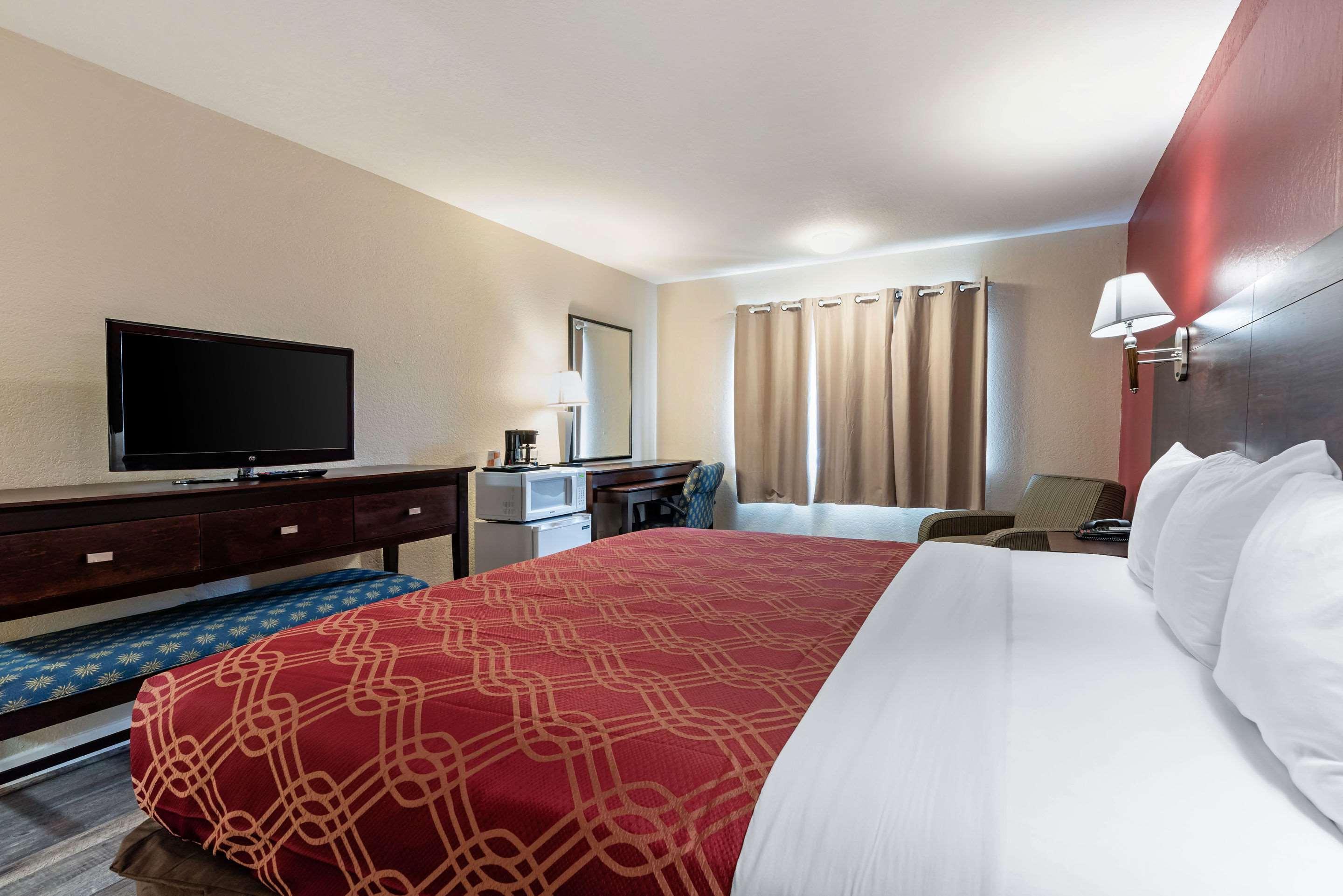 Bay Breeze Inn Сийсайд Екстериор снимка