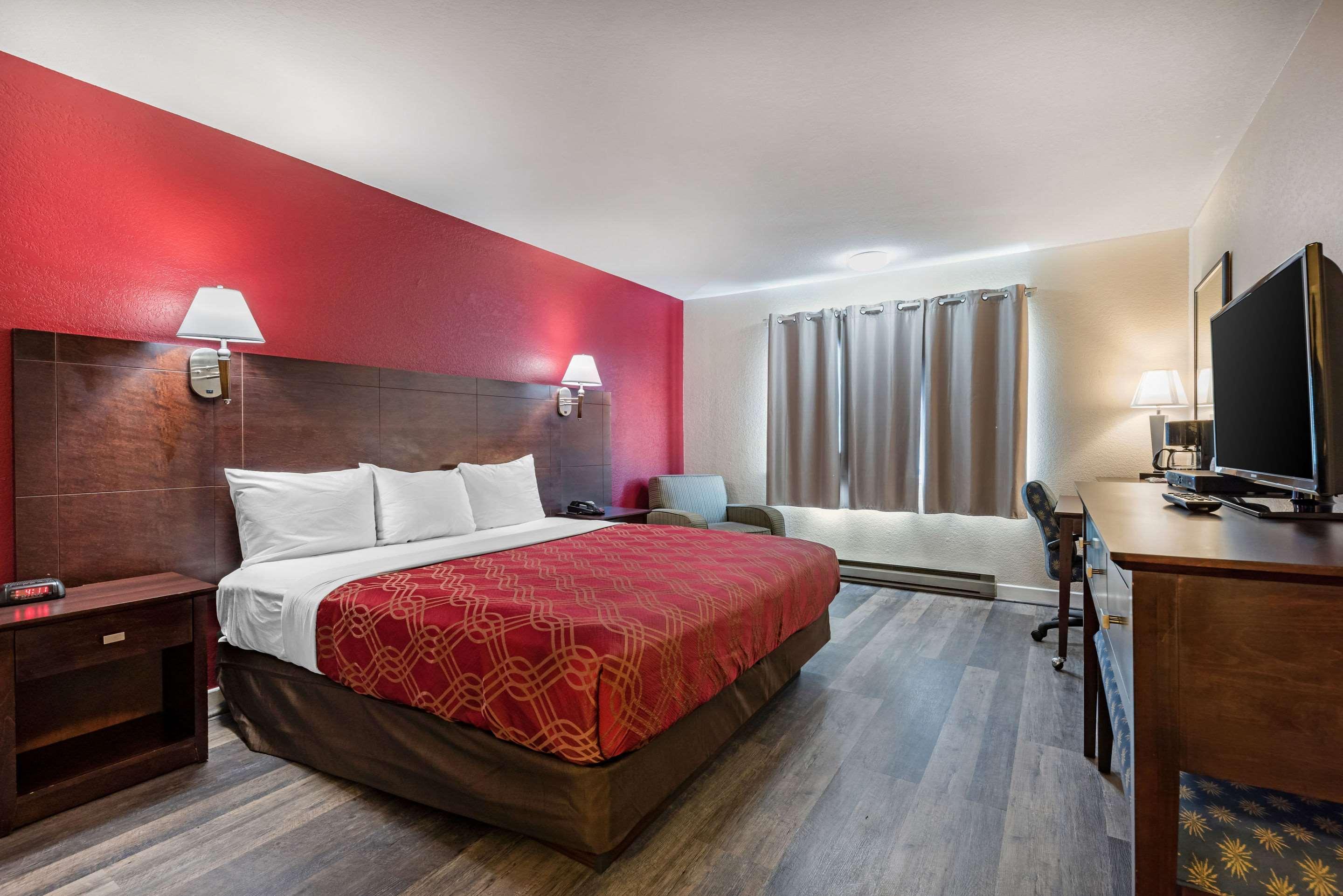 Bay Breeze Inn Сийсайд Екстериор снимка