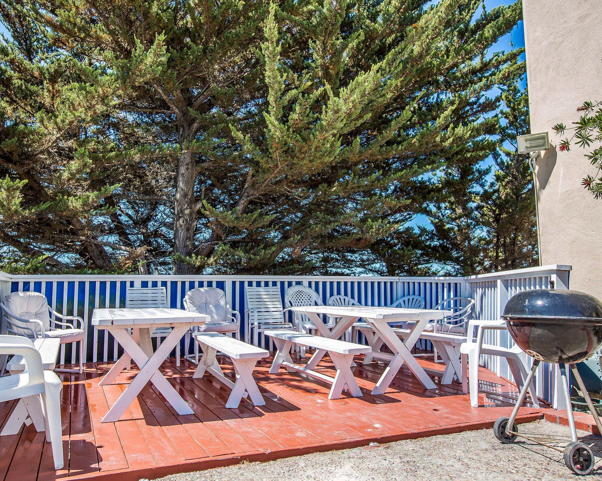 Bay Breeze Inn Сийсайд Екстериор снимка