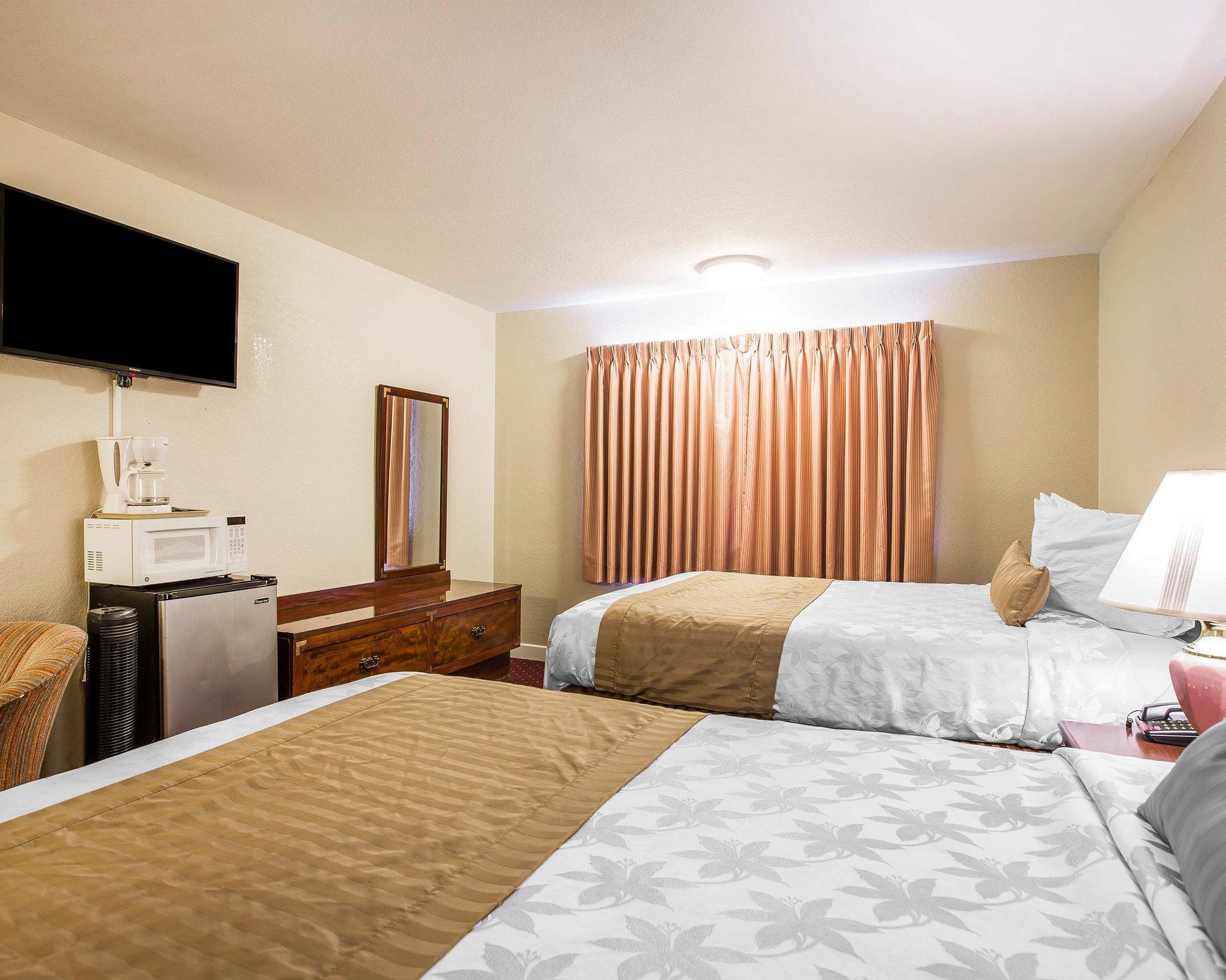 Bay Breeze Inn Сийсайд Екстериор снимка