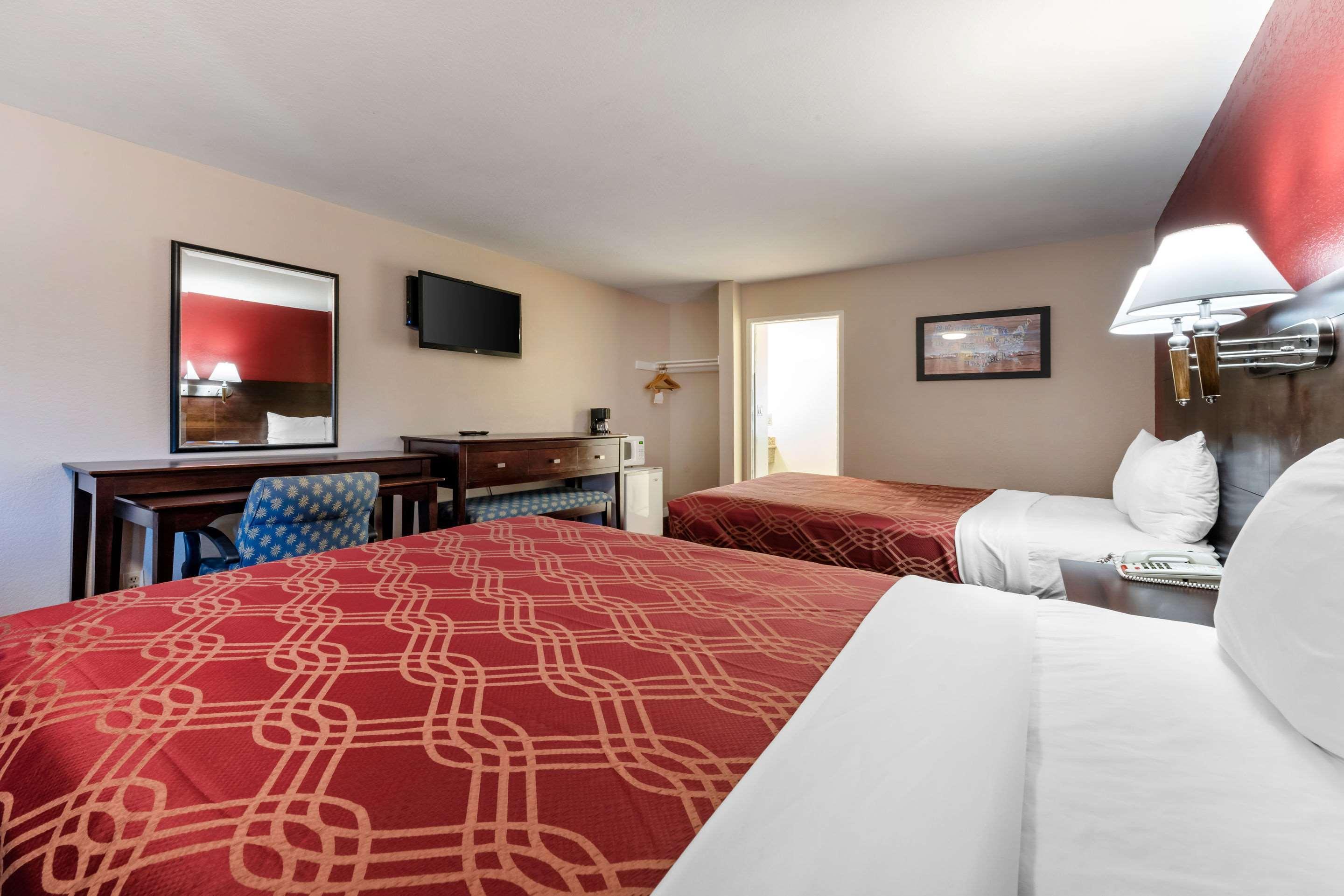 Bay Breeze Inn Сийсайд Екстериор снимка