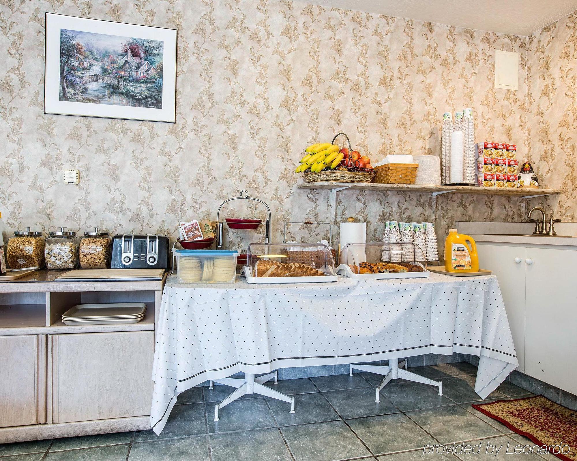 Bay Breeze Inn Сийсайд Екстериор снимка